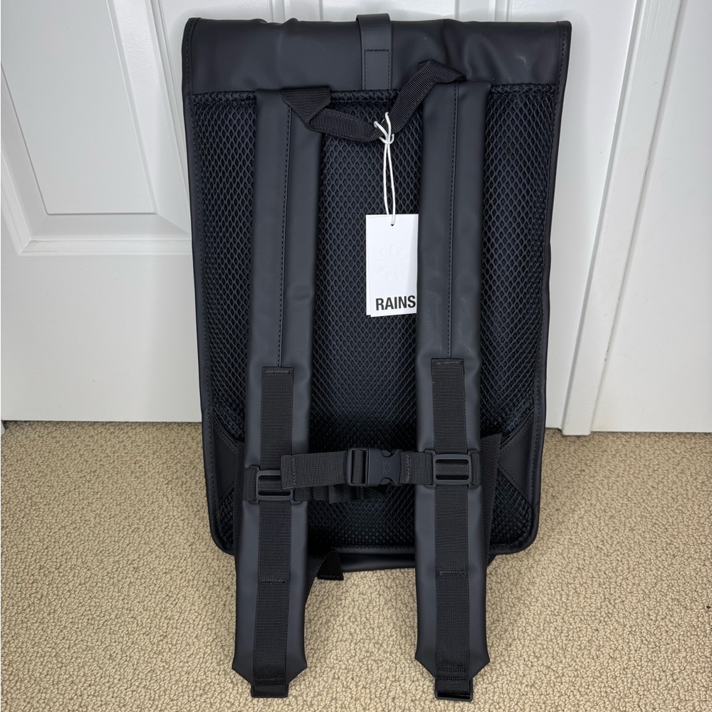 PRICE FIRM Rains Rolltop Rucksack Waterproof Backpack Black NEW w/Tags MSRP $140 - Picture 2 of 10